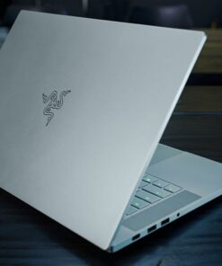 Razer Blade 15 Mecury White | i7 10750H | RTX 2070 | 4K OLED | Base